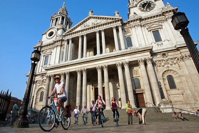 London Sunset Bike Tour - Entering The Ride: Where You Meet and What You Get