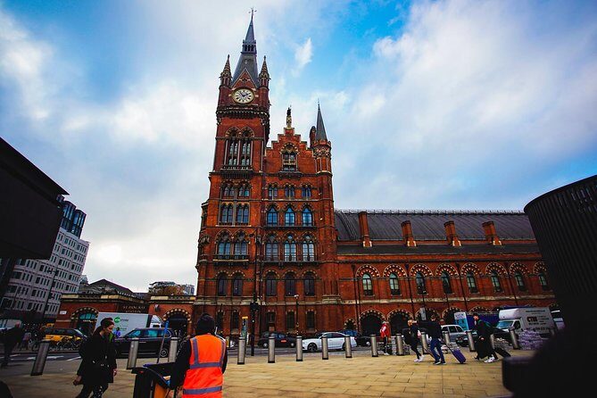 London The Best of Harry Potter Guided Tour (Free for Kids) - Meeting at King’s Cross: Where the Tour Starts and Photos Take Over
