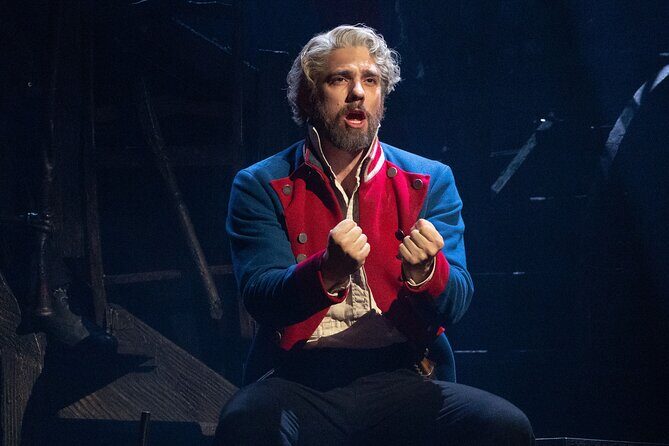 London Theatre: Les Miserables - Sound, singing, and stage effects you can feel