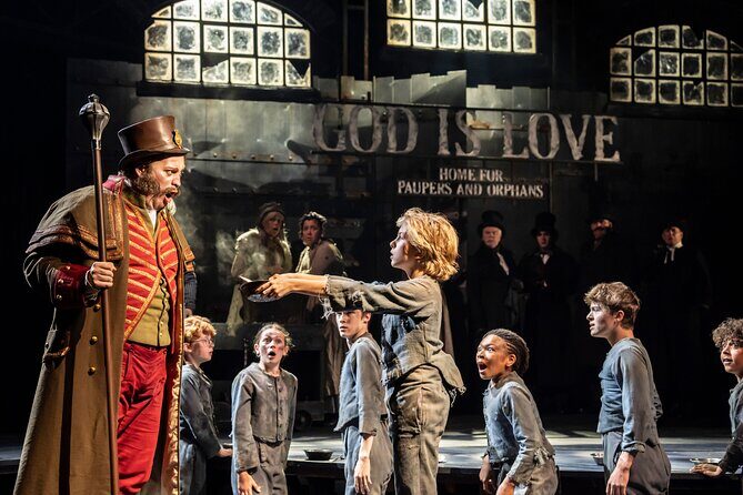 London Theatre: Oliver! - Staging choices: scaled-down, not watered-down