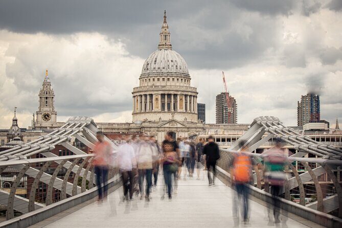 London through the lens: Iconic photo spots, hidden gems & food. - Key photo moments that make this tour worth it