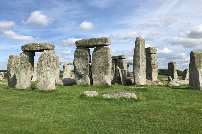 London to Southampton Port - Transfer with Sightseeing - The English Countryside Drive: Villages, Working Farmland, and Downs Views