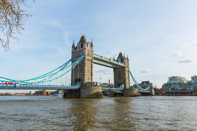 London Tootbus Hop on Hop off Bus Tour and Thames River Cruise - Finding your stop when London crowds make everything harder