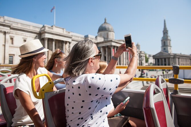 London Tootbus Hop-on Hop-off (Optional Thames Cruise) - The “neighborhood layer”: Kensington, Notting Hill, and Park Lane