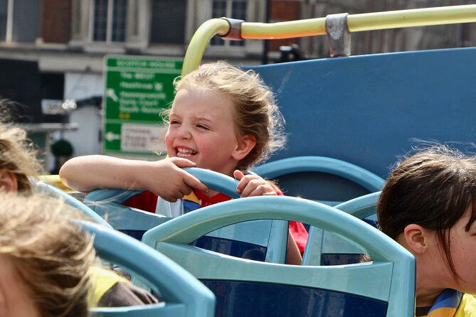 London Tootbus Kids Tour with Bespoke Live Guided Commentary - London Eye: the tallest cantilevered observation wheel moment