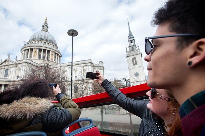 London Tour Hop-on Hop-off Bus with Optional Thames River cruise - Harrods, V&A, Kensington Palace: the museum-and-shopping stretch