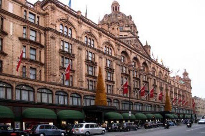 London Vintage Bus Tour with Cream Tea at Harrods - Tower of London and Buckingham Palace: short photo stops, big payoff