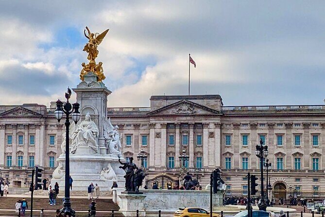 LONDON Westminster Private Walking Tour fully flexible - Westminster’s core zone: Big Ben, Parliament, and Supreme Court sights