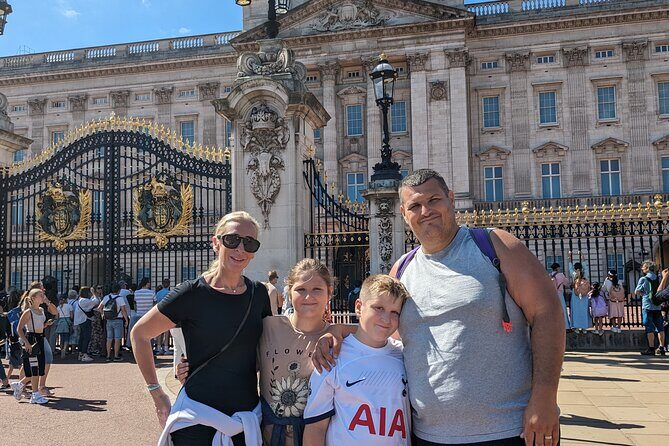 LONDON Westminster Private Walking Tour fully flexible - Where your guide helps you branch: Tower of London, markets, and the Thames side
