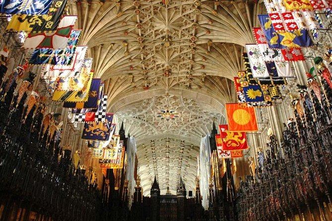 London, Windsor Castle, Hampton Court Palace with Free Snack Pack - How the guiding works inside vs outside the gates