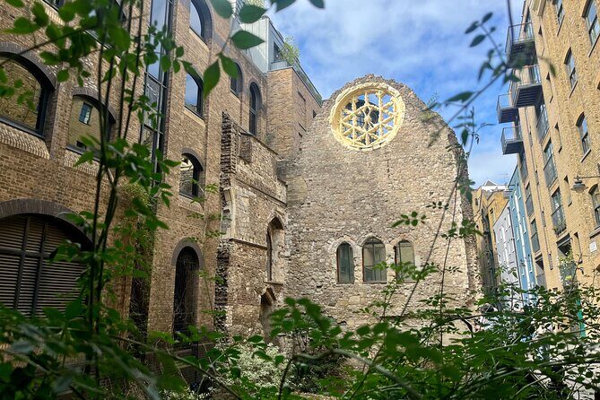 London Witches and History Walking Tour - Meeting at Southwark: The Quiet Start Behind the Cathedral