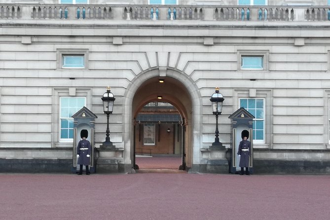 London with a Local (Historical) - Buckingham Palace Views and the Royal-Route Rhythm