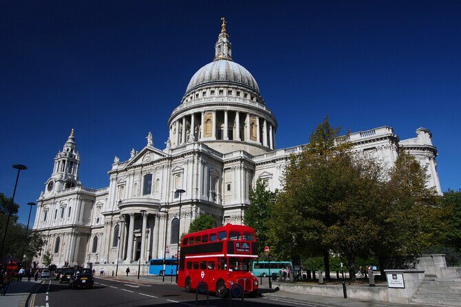 London’s Family-friendly Routemaster Bus Tour with Live Guide - Open-Top Photos vs. Bottom-Deck Comfort
