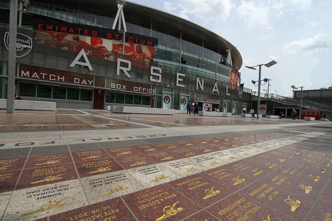 London's Football Stadiums Sightseeing Tour - Price and value for up to 15 people