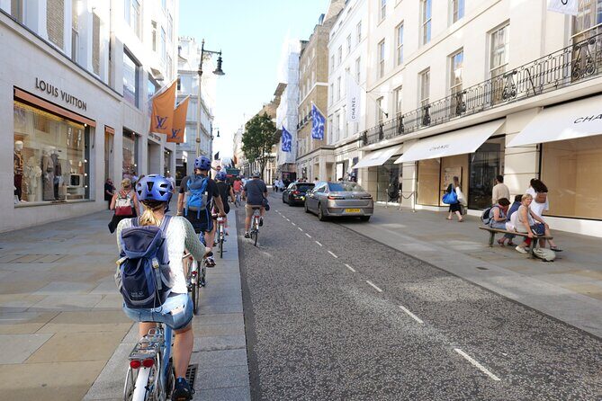 Love London Bike Tour - Getting started at 74 Kennington Rd and finding your ride