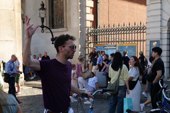 Love London Bike Tour - Chinatown to Covent Garden: market energy in the last stretch