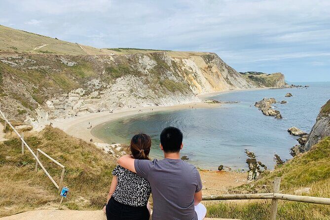 Lulworth Cove & Durdle Door Mini-Coach Tour from Bournemouth - Lulworth Cove Village Time: Pubs, Cafes, and a Real Break From Walking