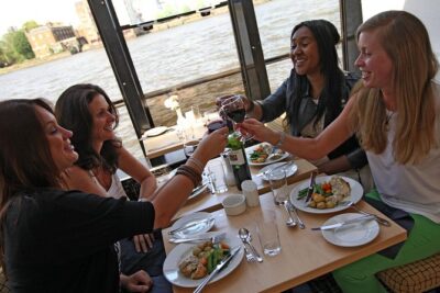 Lunch River Cruise on the Thames with 2-Course Meal - Southbound Views Before You Even Finish Your First Photos