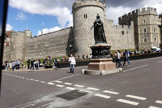 Luxury Private Day Hire London-London Stopover at Windsor & Hampton Court Palace - Private Mercedes Van From London: The Real Value