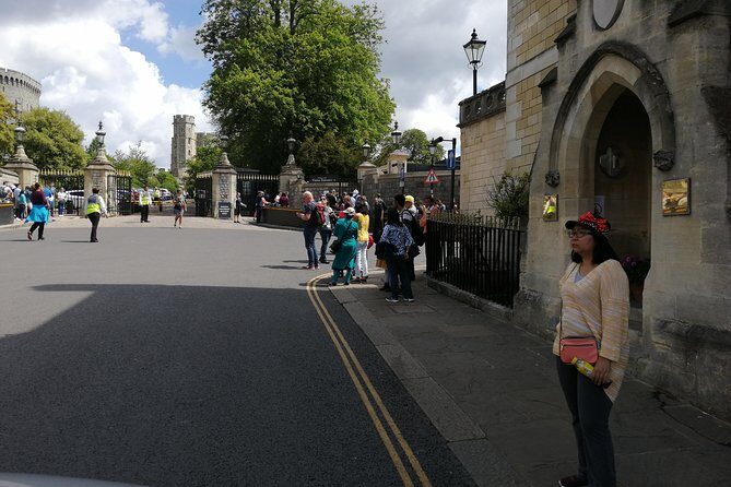 Luxury Private Day Hire London-London Stopover at Windsor & Hampton Court Palace - Stop 1-3: Windsor Castle and the Changing of the Guard Moment
