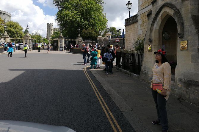 Luxury Private Vehicle Day Hire from & to London via Stonehenge & Windsor Castle - London to Stonehenge by 9:30am: the easy start that saves energy