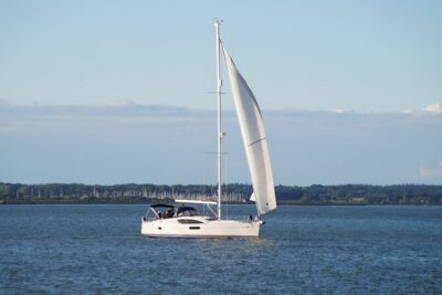 Luxury Sailing Experience Day with Champagne and Lunch or Dinner - Your Solent Cruise: Isle of Wight Views and a Real Chance to Sail