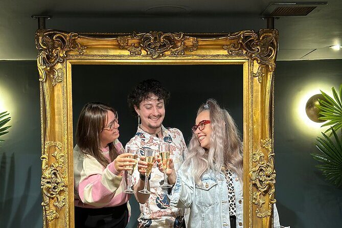 Madame Tussauds London Fast Track and Champagne Experience - Best for families, date nights, and pop-culture fans