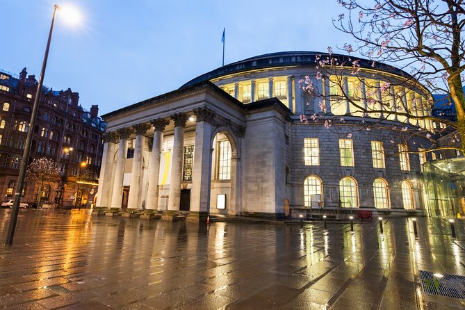 Manchester Scavenger Hunt and Highlights Self-Guided Tour - Best Ways to Play: Couples, Families, Friends, and Teams