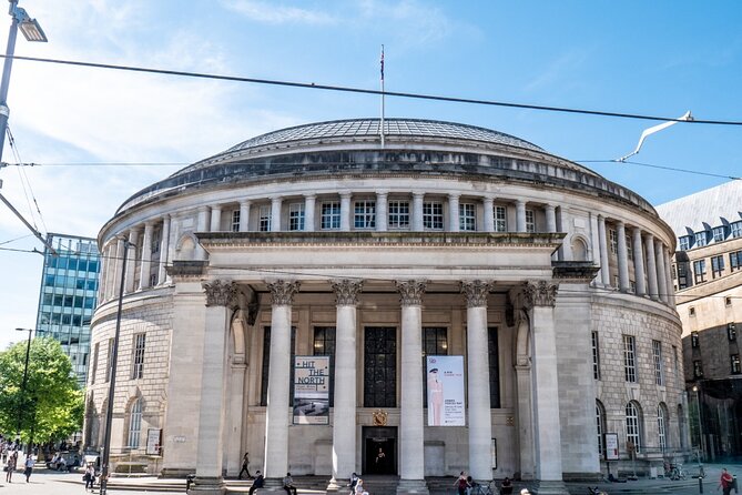 Manchester Self Guided City Walk and Interactive Treasure Hunt - Civic Quarter and Piccadilly Gardens: Big Landmarks, Small Details