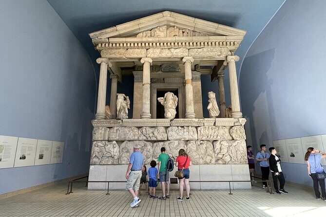Marvels at the British Museum: Rosetta Stone, Parthenon, Mummies - How the guide’s storytelling helps you ask better questions