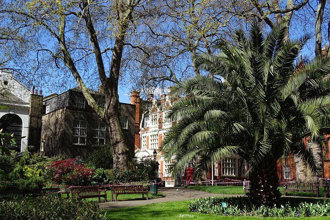 Mayfair, London's famous aristocratic village - Exclusive, Private Walking Tour - Mayfair, on a human scale