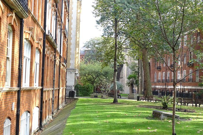 Mayfair, London's famous aristocratic village - Exclusive, Private Walking Tour - Stop 1: Fortnum & Mason and the quick lesson in prestige