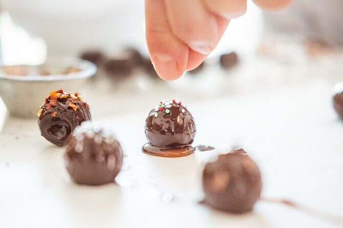 Melt Chocolate's Magical Master Class - Cocoa beans first: cracking and winnowing for real flavor