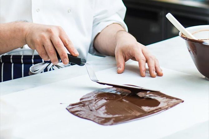 Melt Chocolate's Magical Master Class - Praline bonbon: the crunchy payoff
