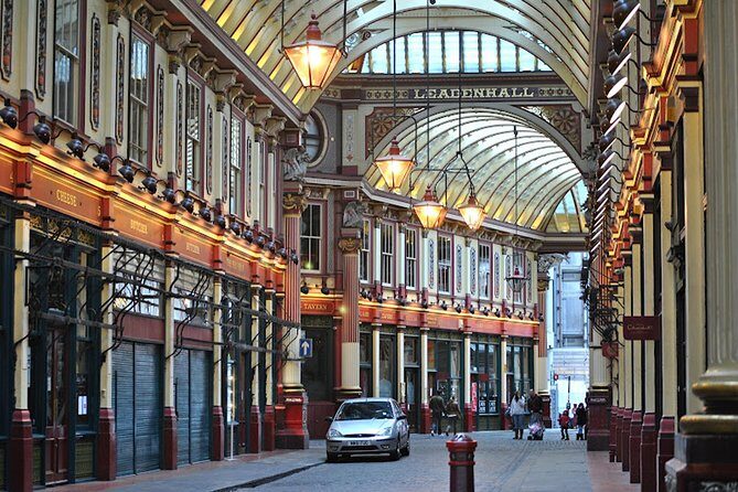 Movie Hot Spot Walking Tour of London - About 2 hours of film spotting on foot