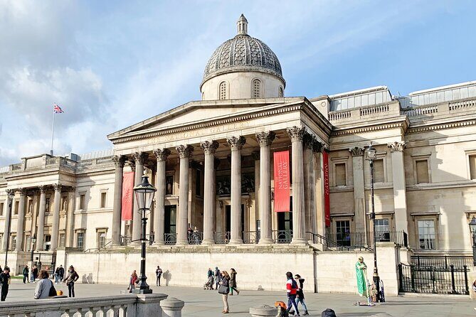 National Gallery of London Guided Tour for children and families with kids friendly guide - Starting at Trafalgar Square: easy to find, fun for kids