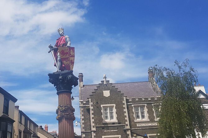 North Wales Adventure Sightseeing Day Trip from Liverpool - The guide and driver effect: facts, humor, and music on the road