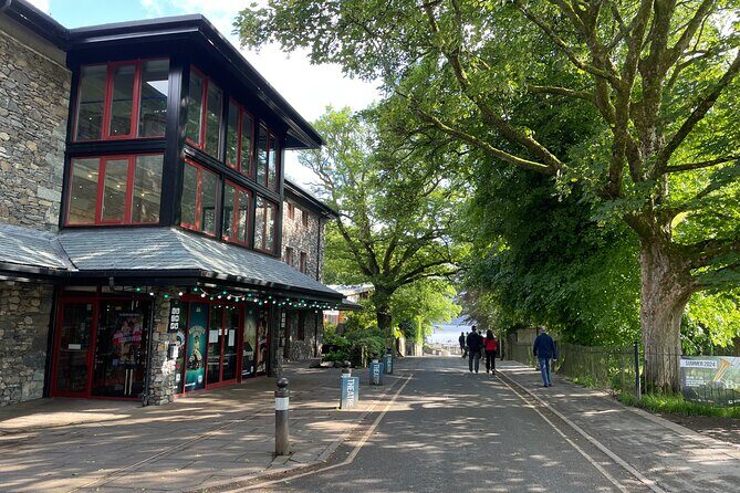Northern Lake District: Self Guided Walking Tour of Keswick - Cinema, Hotels, and Old Pub Traditions