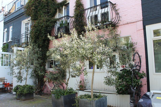 Notting Hill Tour - St Lukes Mews and the Love Actually cue card moment