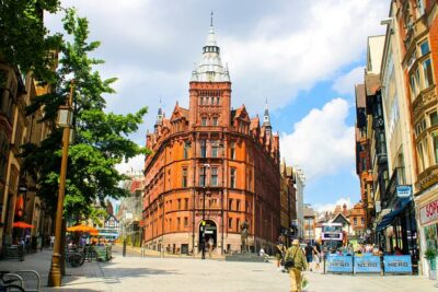 Nottingham and Robin Hood Private Guided Walking Tour - Beeston Canal: the city’s transformation story starts above ground