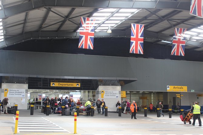 One Way or Round Trip Private Transfer from London to Southampton Cruise Port - Price that covers the stuff you usually forget: vehicle tax, parking, and flight monitoring
