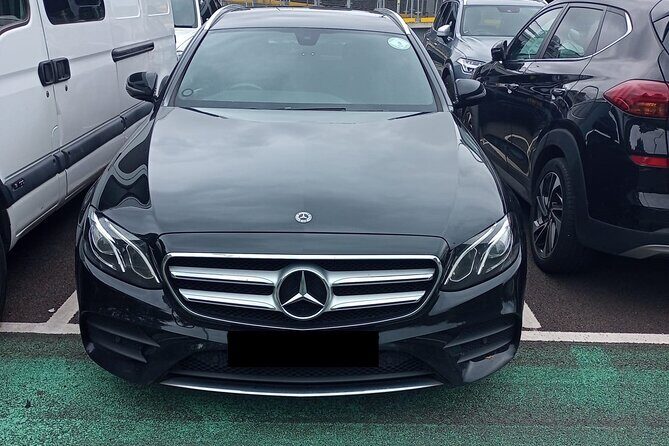 One Way Taxi Transfer from Harwich Seaport to London - Finding Your Driver: Harwich International Port Reception Matters