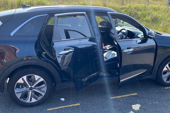 One Way Taxi Transfer from Heathrow Airport to Gatwick Airport - Pickup at Heathrow: How the Meet-Up Works
