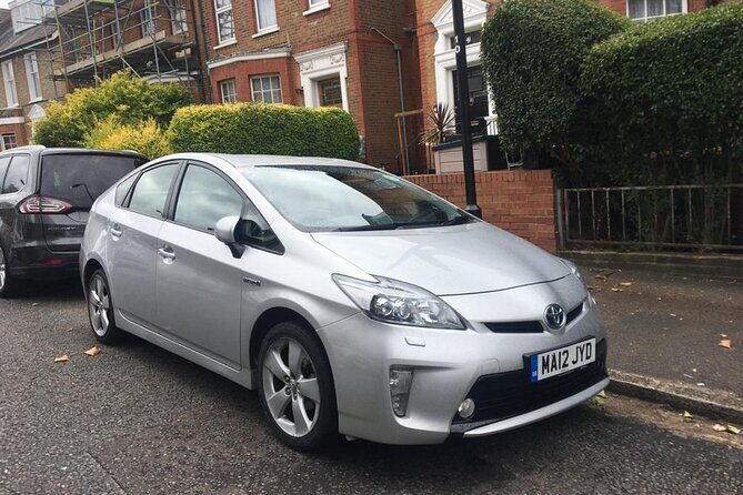 One Way Taxi Transfer from London to Gatwick Airport - Should You Book This London to Gatwick Transfer?