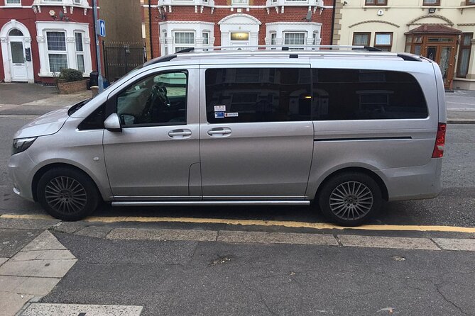 One Way Taxi Transfer - Portsmouth Seaport to London - Seats, kids, and the extra £10 option you should know about