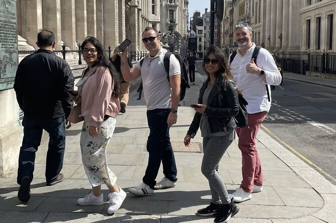 Outdoor Adventure Game in London - Time, Timing, and Moderate Walking Fitness