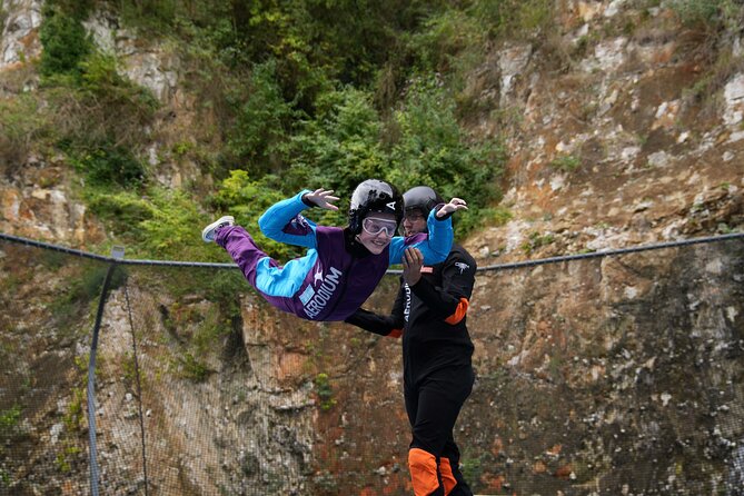 Outdoor Wind Tunnel Skydiving Experience in Kent - Safety Briefing That Keeps You Calm: Hand Signals and Instructor Coaching