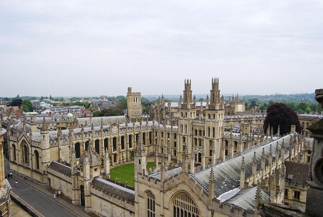 Oxford City and University Walking Small Group PUBLIC Tour - Why This Oxford University Walk Makes Sense in 2 Hours