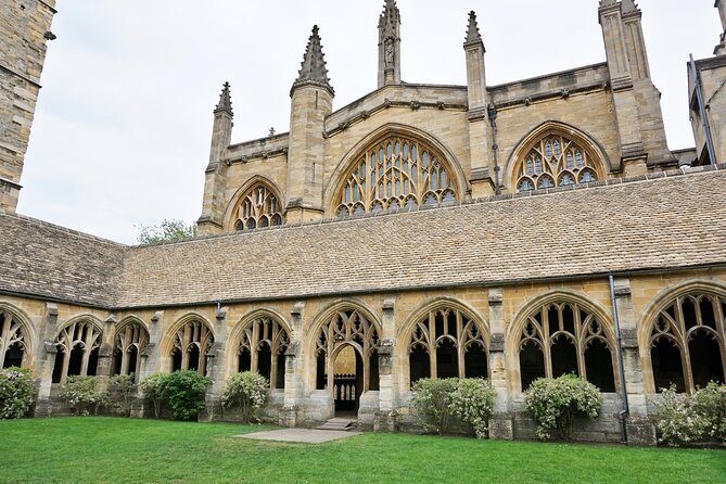 Oxford Harry Potter Film Locations Walking Tour by Alumni™ - Radcliffe Square: the heart of Oxford that keeps appearing on screen