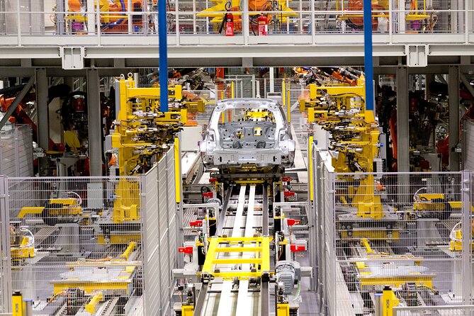 Oxford: MINI Factory Tour Go Behind the Scenes - The Oxford-to-its-iconic-role story you’ll hear early on
